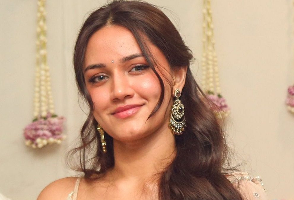 ఇండస్ట్రీలోకి ఎంట్రీ ఇస్తున్న శ్రీకాంత్ కూతురు.. టాప్ బ్యానర్ లో గ్రాండ్ లాంచ్ 